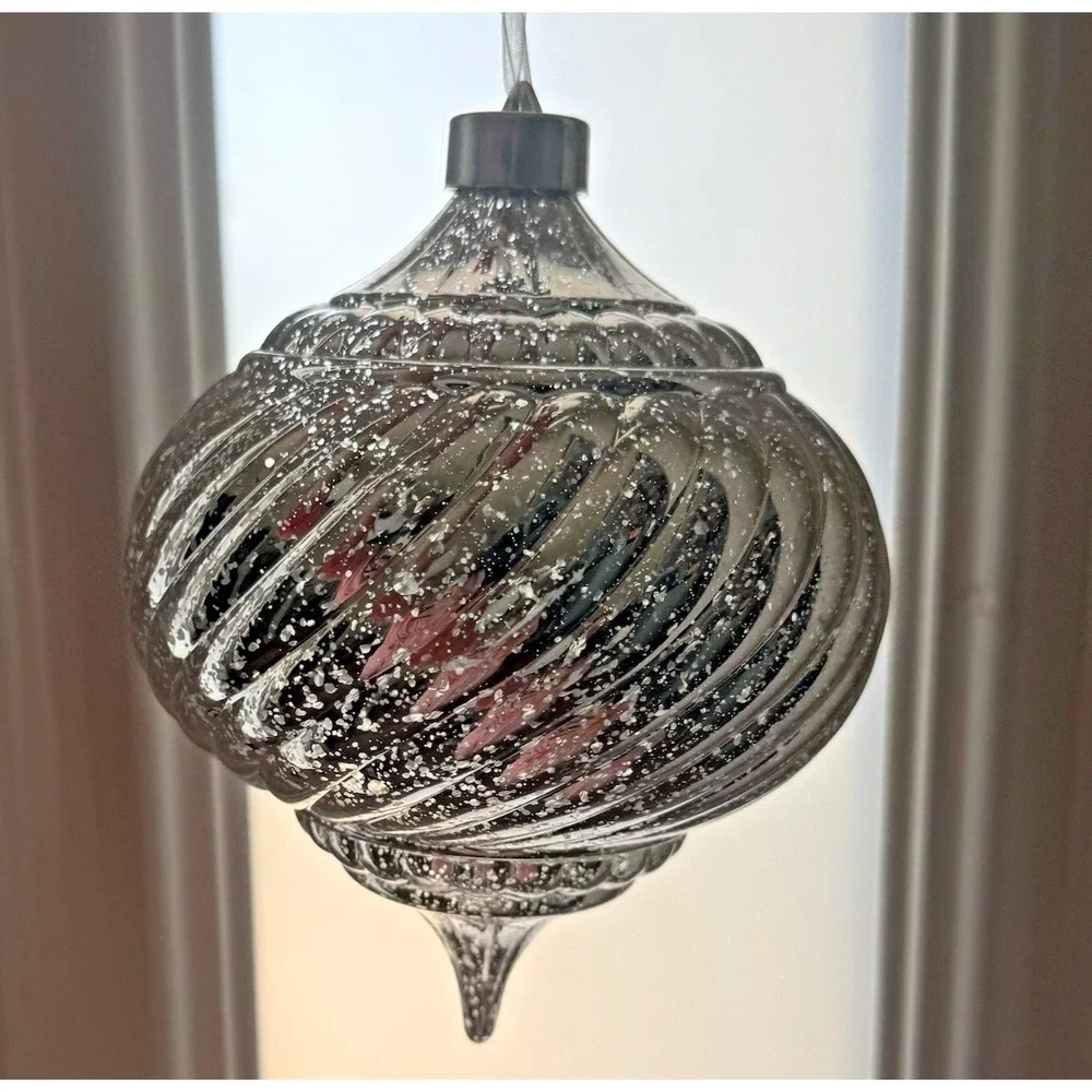 NWT Set of 3 Silver Mercury Glass Finish Shatter Resist Finial Ornaments 6